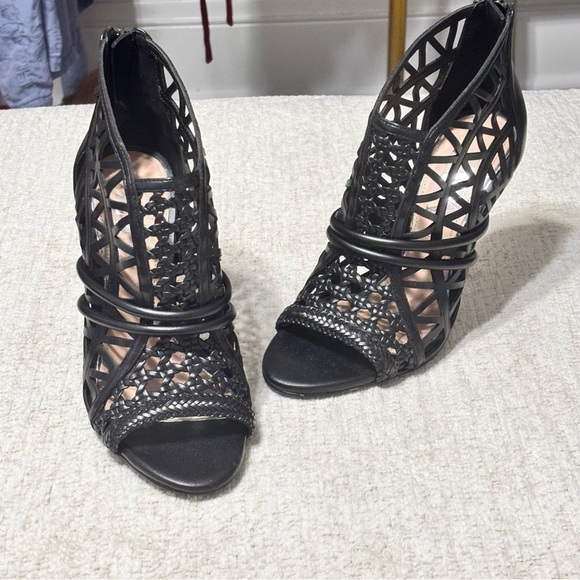 Zara NWOT WRAP AROUND CAGED HEELED SANDAL SIZE 6 - Picture 7 of 8